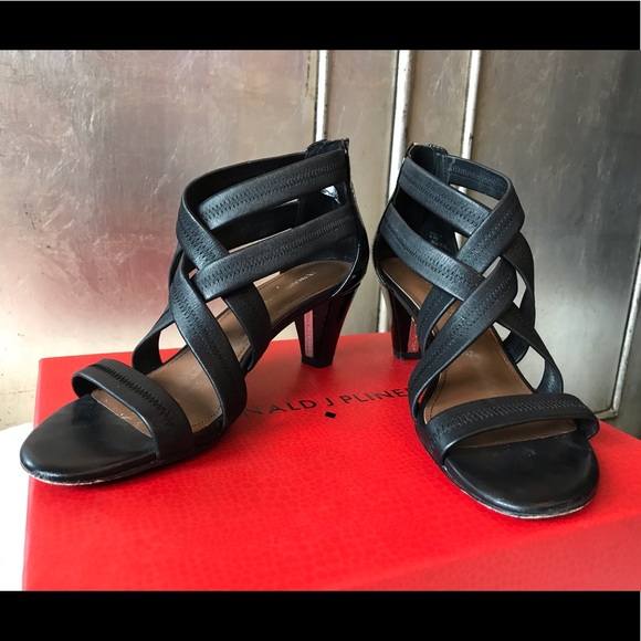 Donal J Pliner Vida Black - Picture 1 of 3